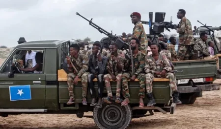 مجند حوثي يكشف دعم إيران لحركة الشباب بالأسلحة "فيديو"