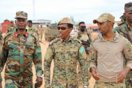 استقالة وشيكة لقائد الجيش الصومالي بعد نكسة عسكرية في مواجهة "الشباب"