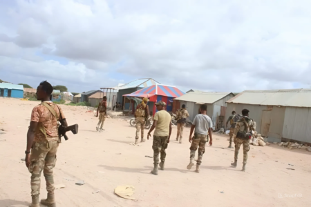 الجيش الصومالي يواصل ملاحقة فلول الإرهابيين ويؤمن المناطق المحررة