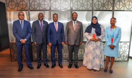 الصومال وكينيا تعيدان التأكيد على متانة العلاقات الصومالية الكينية خلال قمة التعاون الصيني الإفريقي العلاقات الصومالية الكينية