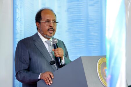 الرئيس الصومالي يدعو أرض الصومال إلى استئناف الحوار: لا وحدة بدون تفاهم مشترك