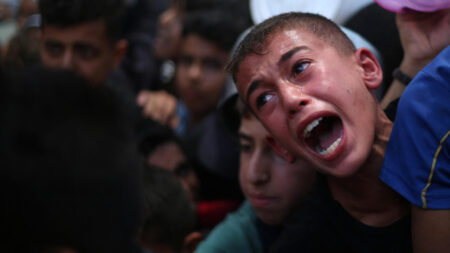 أكثر من 100 منظمة إنسانية تحذر: من مجاعة جماعية في غزة ...وواشنطن تتحرك