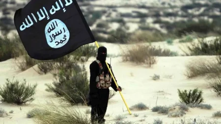 غارة أمريكية تعتقل العقل المالي لتنظيم داعش في الصومال… هل ينهار التنظيم؟