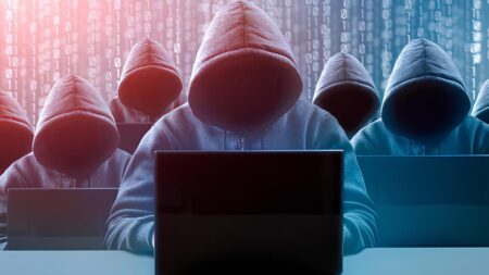 انتهاكات الخصوصية الرقمية عبر تطبيقات التجسس على الهواتف الذكية: تسريب يفضح أداة مراقبة متخفية