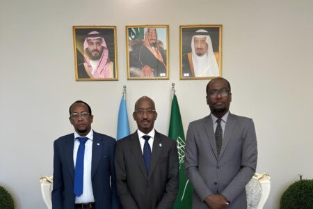 تعزيز التعاون بين السعودية والصومال في الاقتصاد الأزرق محور لقاء رسمي في مقديشو تعزيز التعاون بين السعودية والصومال في الاقتصاد الأزرق محور لقاء رسمي في مقديشو