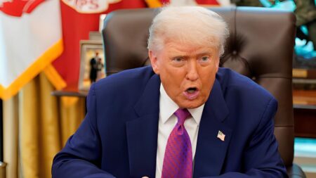 الرسوم الجمركية الأمريكية الجديدة ضد 14 دولة..قرارات غير متوقعة تهز الأسواق الرسوم الجمركية الأمريكية الجديدة ضد 14 دولة..قرارات غير متوقعة تهز الأسواق