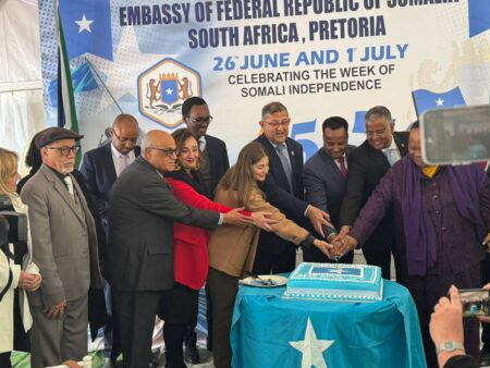 افتتاح سفارة الصومال في جنوب أفريقيا بمناسبة الذكرى الـ65 للاستقلال افتتاح سفارة الصومال في جنوب أفريقيا بمناسبة الذكرى الـ65 للاستقلال