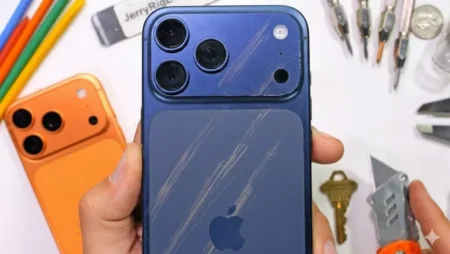 خدوش آيفون 17: خلل في الحوامل أم مشكلة في التصميم؟البداية من متاجر أبل