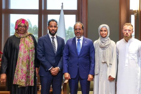 تكريم رملة علي من الرئيس الصومالي: 3 رسائل ملهمة للأجيال من لحظة تاريخية