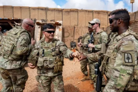 هجوم حركة الشباب في الصومال على القاعدة الأميركية 2025.. فيديو قديم يعيد الجدل هجوم حركة الشباب في الصومال على القاعدة الأميركية 2025.. فيديو قديم يعيد الجدل