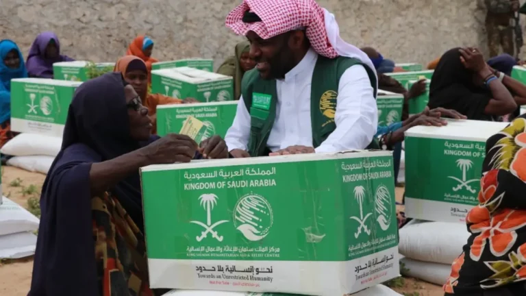 7 آلاف مستفيد من مساعدات السعودية في الصومال: الأمن الغذائي يصل إلى بيدوا