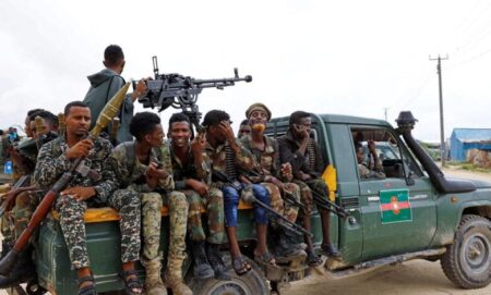 حركة الشباب ترد: الغارات الأمريكية في الصومال تقتل المدنيين وتثير الغضب الشعبي