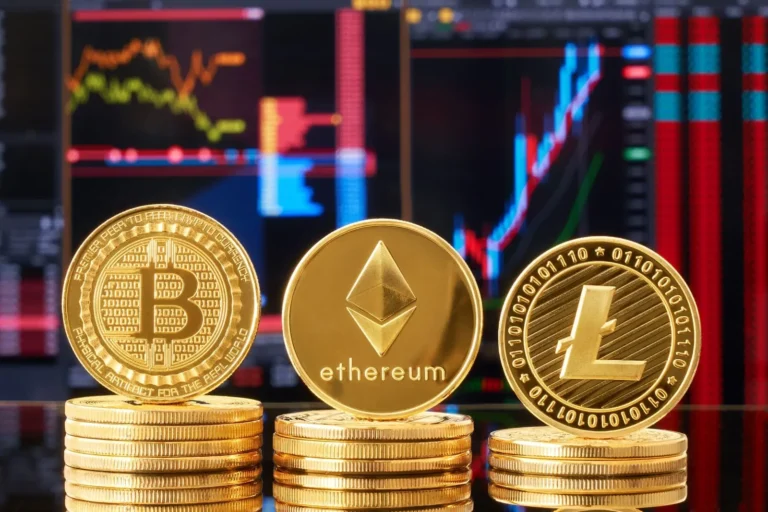 البيتكوين وأخواتها في 2025: 7 تحليلات تكشف مستقبل العملات الرقمية والاقتصاد العالمي