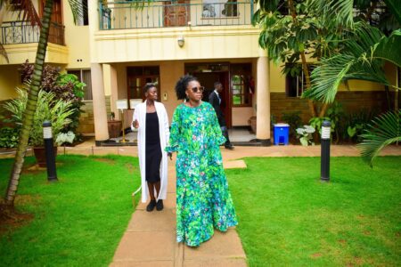 اشتباكات الحدود بين الصومال وكينيا تصيب امرأة كينية برصاصة طائشة قرب مانديرا اشتباكات الحدود بين الصومال وكينيا تصيب امرأة كينية برصاصة طائشة قرب مانديرا