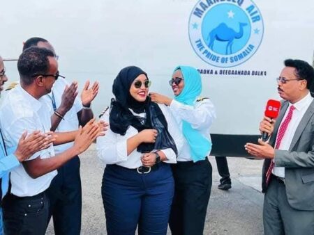 أول قبطانة صومالية تحصد جائزة أفضل طيار لعام 2025: رمز إلهام للأجيال القادمة