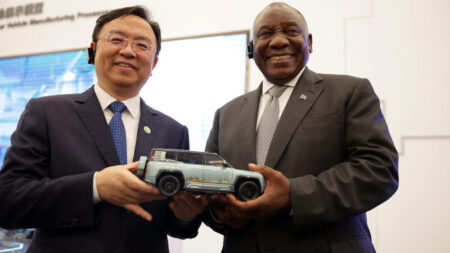 5 تحولات تجعل السيارات الكهربائية في أفريقيا قلب سلسلة التوريد العالمية 5 تحولات تجعل السيارات الكهربائية في أفريقيا قلب سلسلة التوريد العالمية