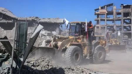 أزمة فتح معبر رفح بين إسرائيل وغزة.. السياسة تغلق بوابة الحياة