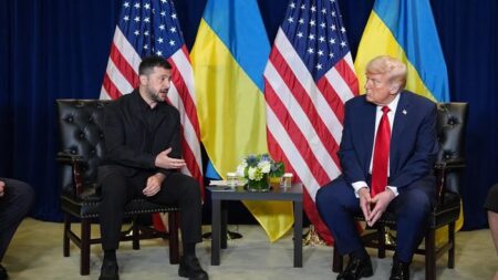 لقاء ترامب وزيلينسكي في واشنطن وسط قصف روسي عنيف: هل تنقذ الدبلوماسية الموقف؟
