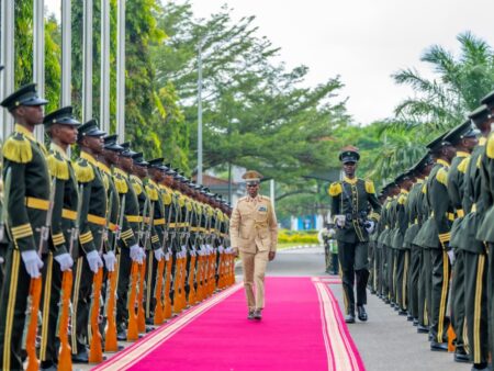 العلاقات العسكرية الصومالية تتوسع شرقًا: تعاون دفاعي متصاعد مع رواندا وأوغندا العلاقات العسكرية الصومالية تتوسع شرقًا: تعاون دفاعي متصاعد مع رواندا وأوغندا