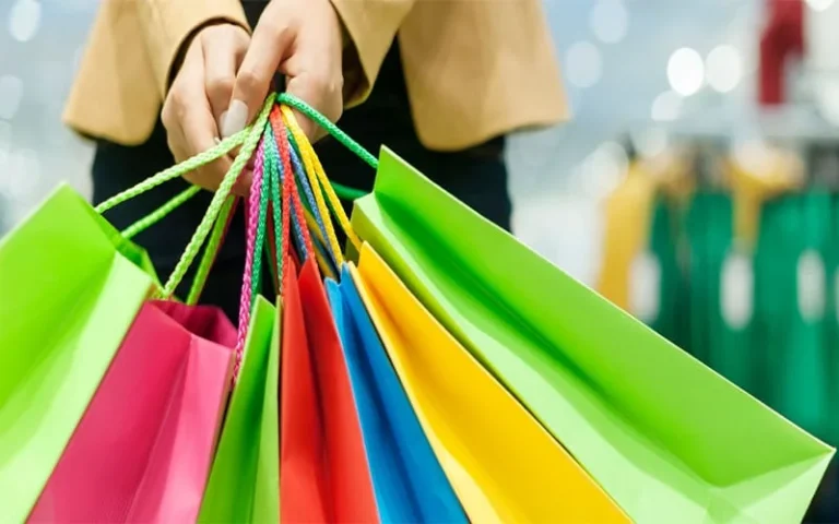 مبيعات التجزئة في المملكة المتحدة تسجل قفزة مفاجئة في 2025 والفضل لــ ..؟