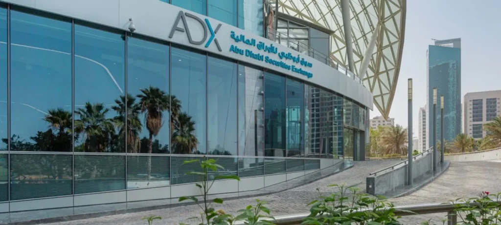 سوق أبو ظبي يعزز حضوره الدولي بضم منصة إنتراكتيف بروكرز