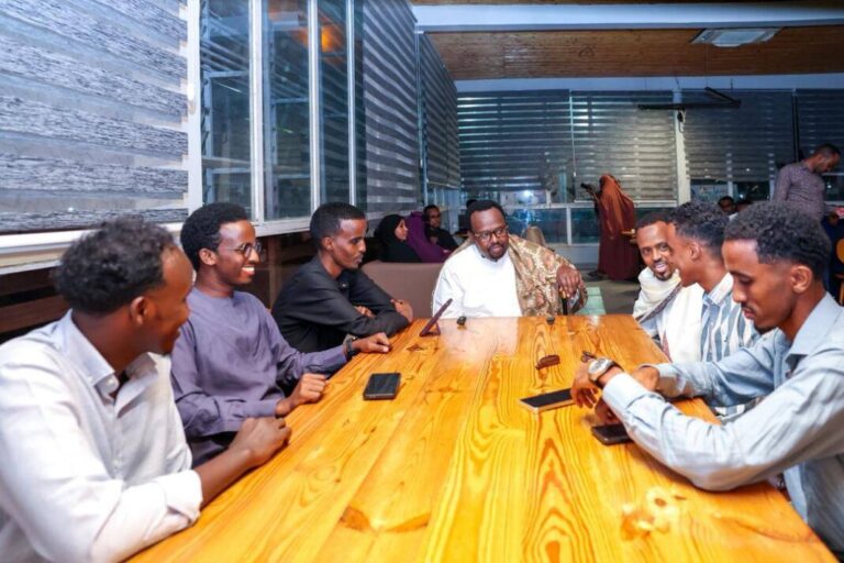 الصومال ينفي مزاعم وجود أي اتصالات أو علاقات مع إسرائيل الصومال ينفي مزاعم وجود أي اتصالات أو علاقات مع إسرائيل