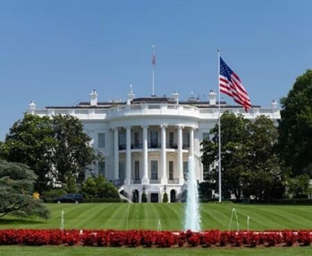 البيت الأبيض يعلق على وجود قوات أوروبية في غرينلاند