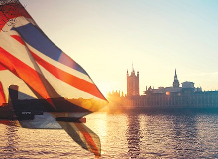 أزمة تمويل تهدد قطاع الإسكان البريطاني