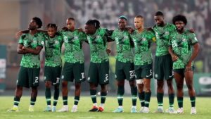 شجار أوسيمين ولوكمان يشعل الجدل رغم رباعية نيجيريا