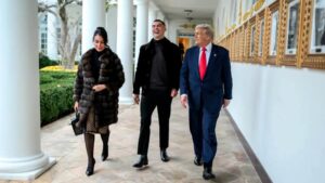 ترامب يخاطب رونالدو برسالة عاجلة