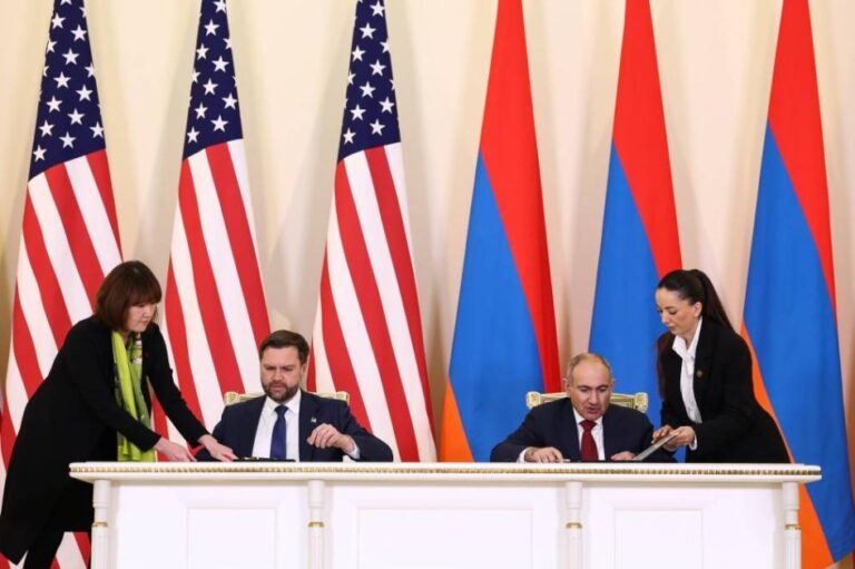 اتفاق نووي يعيد رسم خرائط النفوذ في جنوب القوقاز