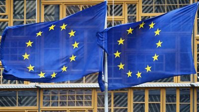 أسهم أوروبا تهبط شهريا حاداً