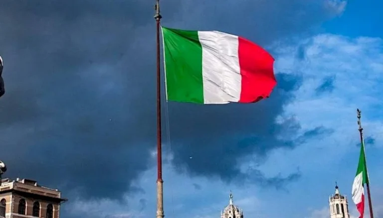 هزات فجرية تقلق جزر إيطاليا هزات فجرية تقلق جزر إيطاليا