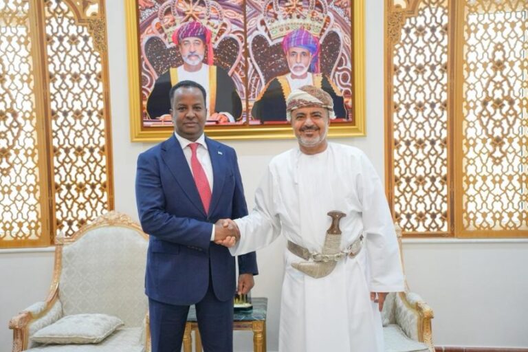 التعاون الصومالي العماني في تكنولوجيا المعلومات.. شراكة استراتيجية لتعزيز التحول الرقمي والبنية التحتية