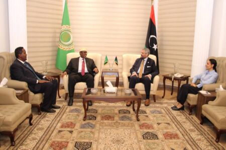 العلاقات الدبلوماسية الصومالية الليبية