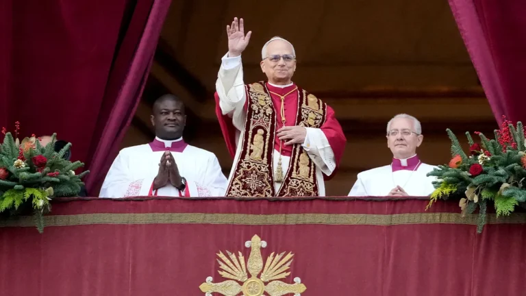 نداء البابا للوحدة والسلام العالمي نداء البابا للوحدة والسلام العالمي