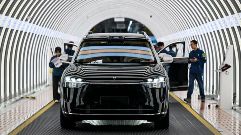 هل يتغير مستقبل مقصورة السيارة بسبب مرحاض الأوامر الصوتية؟ بين الترفيه والضرورة... هل يغير مرحاض الأوامر الصوتية مفهوم مستقبل مقصورة السيارة؟