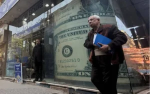 سعر الدولار في مصر.. جدل حول فاعلية تحويلات المغتربين في كبح التقلبات النقدية