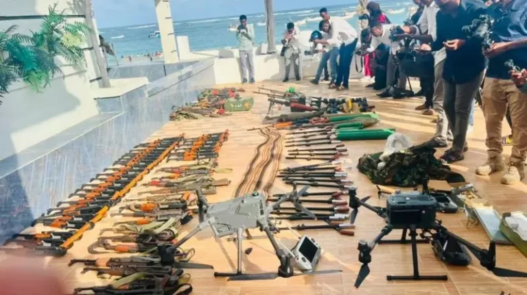 فندق إيليت.. التوترات السياسية تفجر أزمة السلاح المصادر في مقديشو فندق إيليت.. التوترات السياسية تفجر أزمة السلاح المصادر في مقديشو