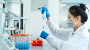 لقاحات الذكاء الاصطناعي الثورية ودورها في مواجهة الأوبئة والفيروسات المتحورة