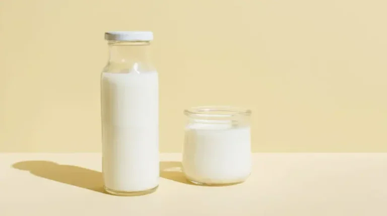 الدليل الشامل لتقييم أنواع البدائل النباتية للحليب الطبيعي ومميزاتها الصحية والبيئية الدليل الشامل لتقييم أنواع البدائل النباتية للحليب الطبيعي ومميزاتها الصحية والبيئية