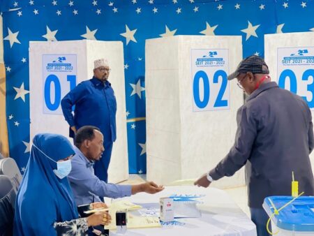 إغلاق مراكز اقتراع غلمدغ بعد انتخابات تاريخية والتحقيق في مخالفات إغلاق مراكز اقتراع غلمدغ