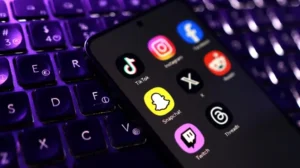 مواقع التواصل تكشف بياناتك الحساسة