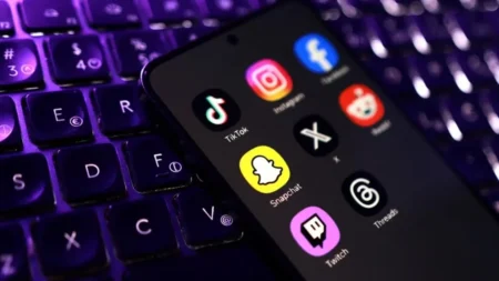 مواقع التواصل تكشف بياناتك الحساسة